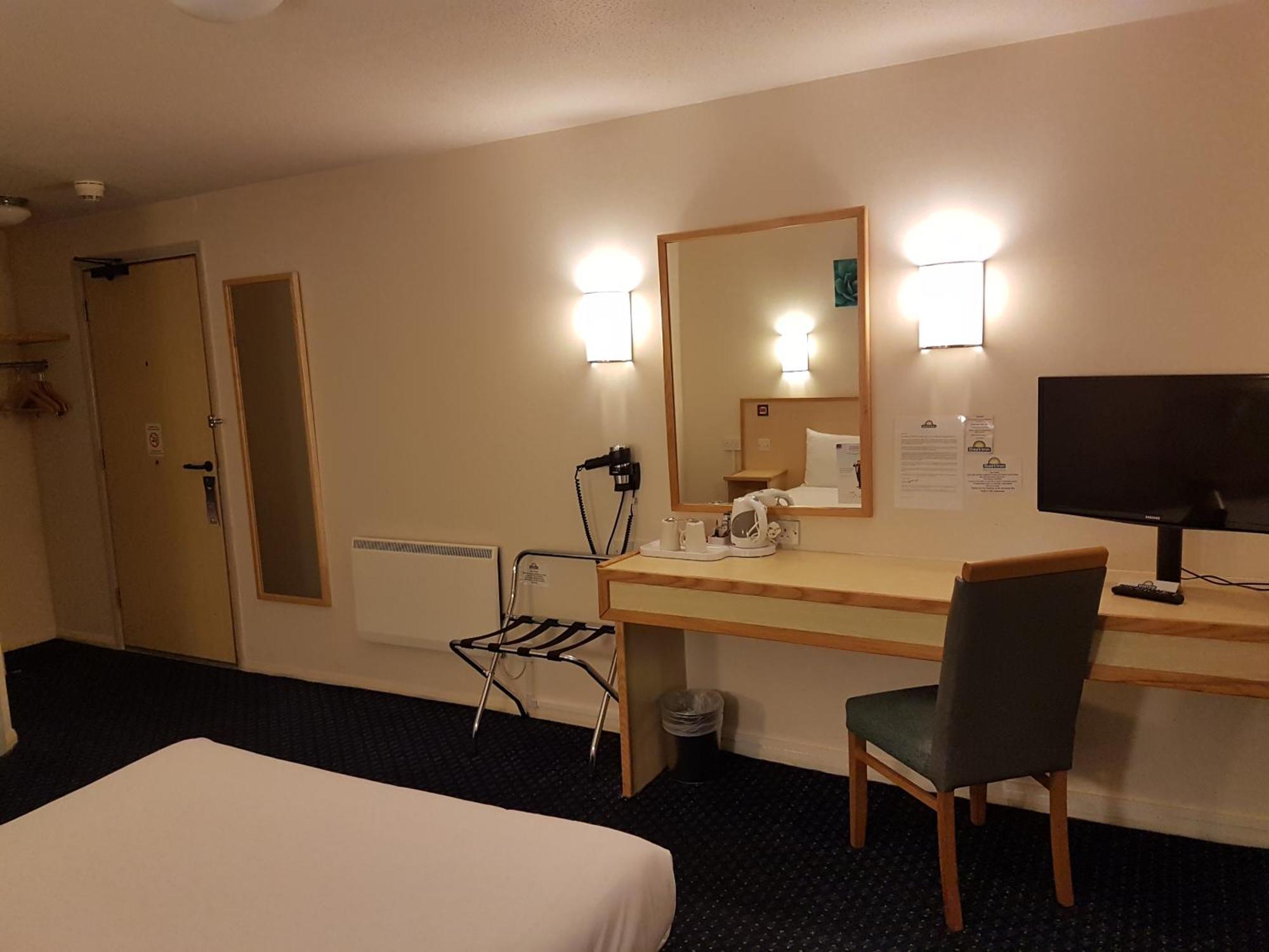 Days Inn Sutton Scotney North Habitación foto